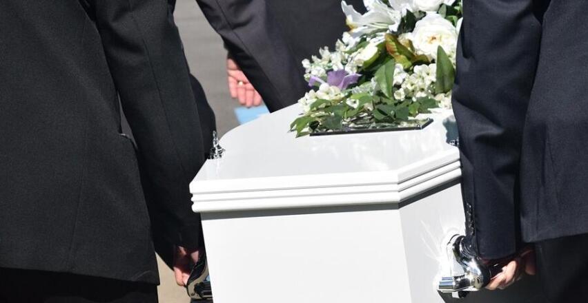 Zakłady pogrzebowe – kompleksowe wsparcie dla rodziny zmarłego
